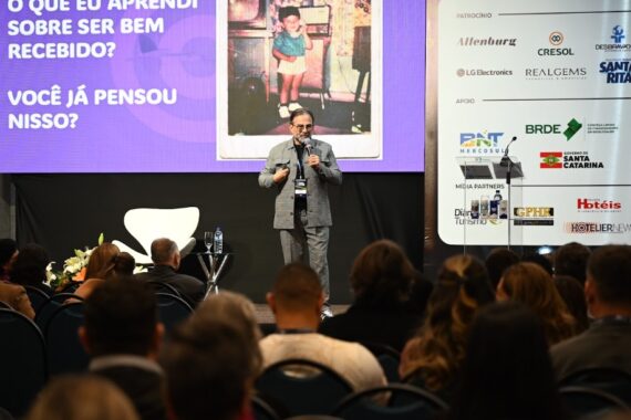 Geninho Goes conecta lições da paternidade à essência da hospitalidade no atendimento ao público